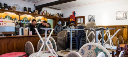 anche-i-grigioni-chiudono-bar-negozi-e-ristoranti