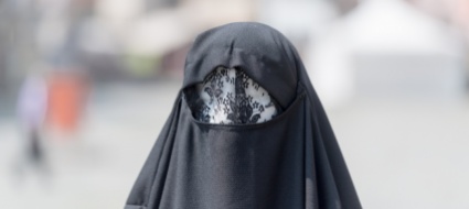il-nazionale-affronta-l-iniziativa-anti-burqa