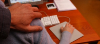 molestie-sul-lavoro-la-responsabilita-e-anche-delle-aziende