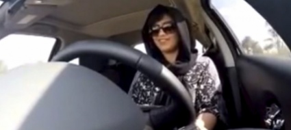 arabia-saudita-condannata-attivista-per-le-donne-alla-guida