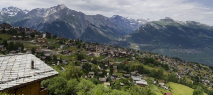 chalet-di-lusso-fasulli-truffati-abitanti-del-canton-zugo