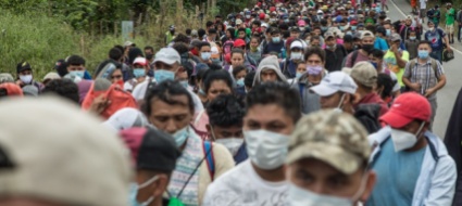 9mila-migranti-a-piedi-verso-gli-stati-uniti