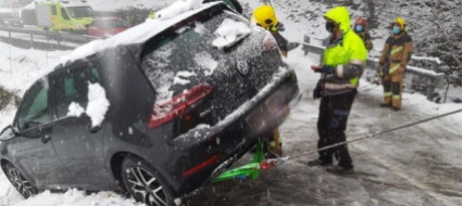 arogno-auto-finisce-fuori-strada