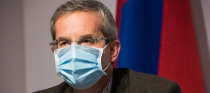 vaccinare-a-manetta-piu-gente-possibile-il-prima-possibile