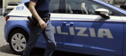 aggredisce-passanti-e-agenti-con-coltello-a-milano-ucciso