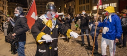 basilea-cancella-il-carnevale-ma-la-gente-scende-in-strada