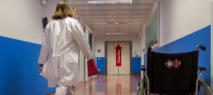 le-infermiere-rincarano-la-dose-costrette-a-lavorare-cosi