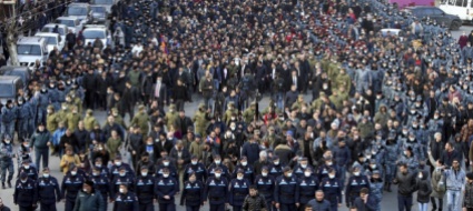 armenia-nel-caos-l-esercito-chiede-al-governo-di-dimettersi