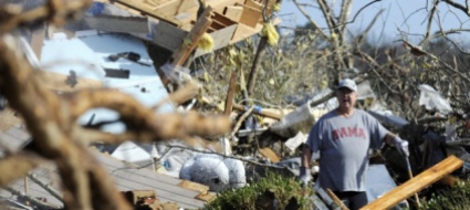tornado-si-abbatte-sull-alabama