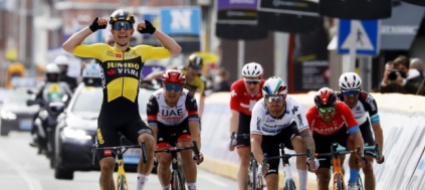 Vento e fuoco non fermano Wout van Aert | laRegione.ch