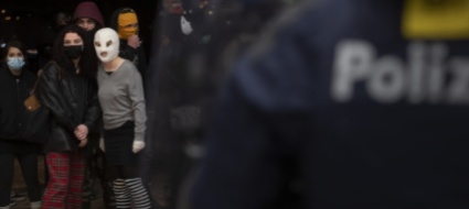 manifestazione-8-marzo-e-agenti-3-domande-del-plr-di-lugano