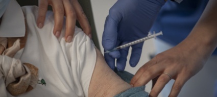 oltre-300-000-vaccini-in-una-settimana-e-record
