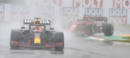 la-rimonta-di-hamilton-si-ferma-dietro-a-verstappen