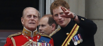 l-addio-di-harry-al-principe-filippo