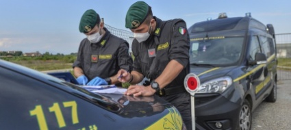 italia-15-migranti-nascosti-in-tre-tir