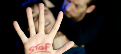 donne-che-subiscono-e-stanno-zitte-siamo-tutti-responsabili