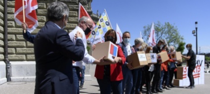tredicesima-mensilita-avs-consegnate-le-firme
