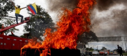 caos-colombia-a-cali-si-dimette-il-capo-della-polizia