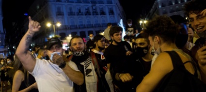 la-spagna-revoca-il-coprifuoco