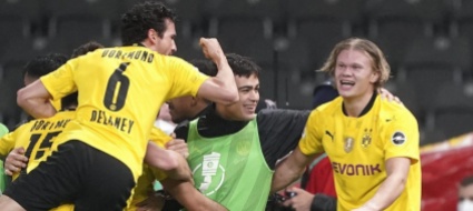 b-rki-e-akanji-festeggiano-la-coppa-di-germania