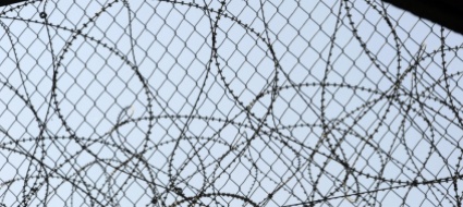 stupro-e-perturbamento-pace-dei-morti-44-mesi-di-carcere