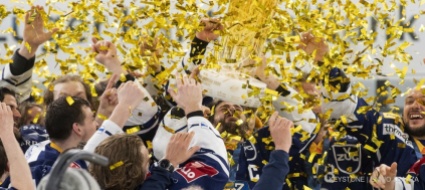 zugo-in-5-000-festeggiano-la-vittoria-del-campionato