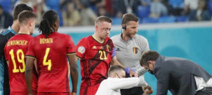 tegola-per-il-belgio-doppia-frattura-per-castagne