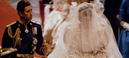 gran-bretagna-in-mostra-a-londra-l-abito-da-sposa-di-lady-d
