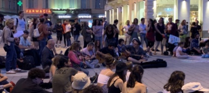 lugano-balli-e-canti-per-il-molino-in-piazza-della-riforma
