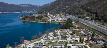 la-passeggiata-a-lago-non-passa-a-melano