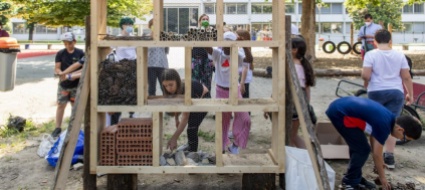ragazzi-in-campo-a-chiasso-per-la-biodiversita