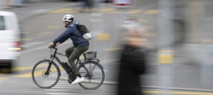 test-su-bici-elettriche-con-abs-bilancio-in-chiaroscuro