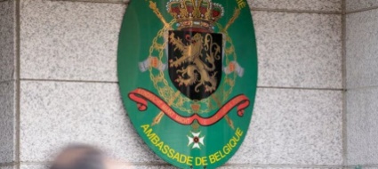 la-moglie-e-troppo-litigiosa-richiamato-l-ambasciatore-belga
