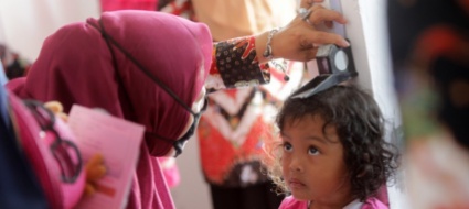 in-indonesia-muoiono-oltre-100-bimbi-di-covid-a-settimana