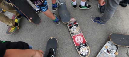 cade-con-lo-skateboard-a-biasca-e-si-ferisce-gravemente