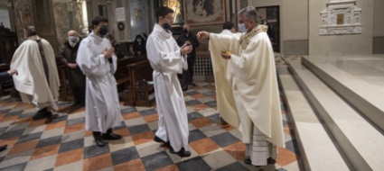 la-santa-messa-del-primo-agosto-si-sposta-a-besso