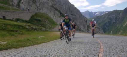 la-10a-edizione-della-granfondo-san-gottardo-con-cancellara