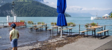 il-lago-dei-quattro-cantoni-sempre-sopra-il-livello-di-piena