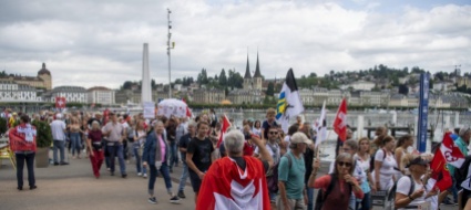 coronavirus-in-migliaia-a-lucerna-contro-le-misure