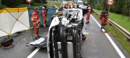 grigioni-collisione-fra-auto-a-schiers-sei-feriti