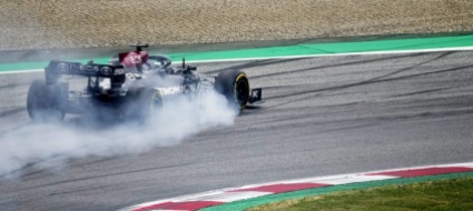 la-lotta-tra-mercedes-e-red-bull-continua