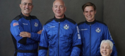 atterrata-la-capsula-di-jeff-bezos-volo-riuscito