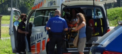 atterraggio-difficoltoso-per-una-parapendista-a-roveredo