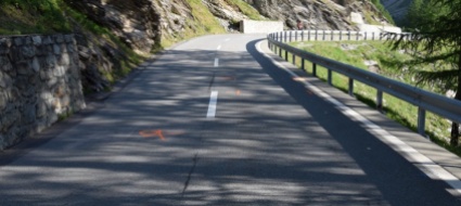 scontro-tra-macchina-e-bici-a-poschiavo-grave-il-ciclista