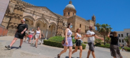 la-sicilia-in-zona-gialla-tornano-le-mascherine-all-aperto