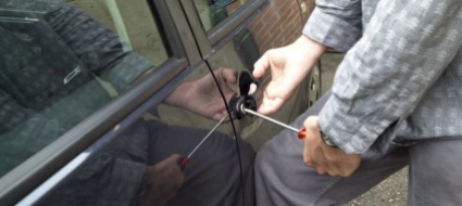rubano-un-auto-a-melano-arrestati-a-balerna