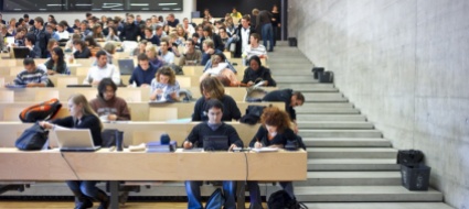 universita-di-friborgo-lezioni-in-presenza-solo-con-covid-pass