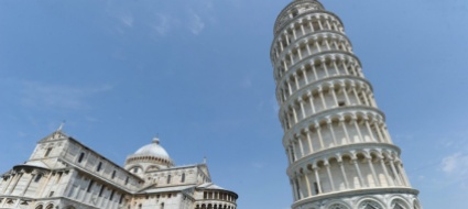 drone-contro-la-torre-di-pisa-denunciato-turista-francese