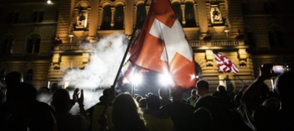 manifestazione-a-berna-parmelin-condanna-senza-riserve