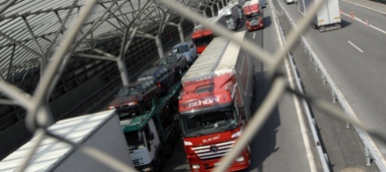 colonne-di-tir-sull-a2-il-tema-rimbalza-a-berna